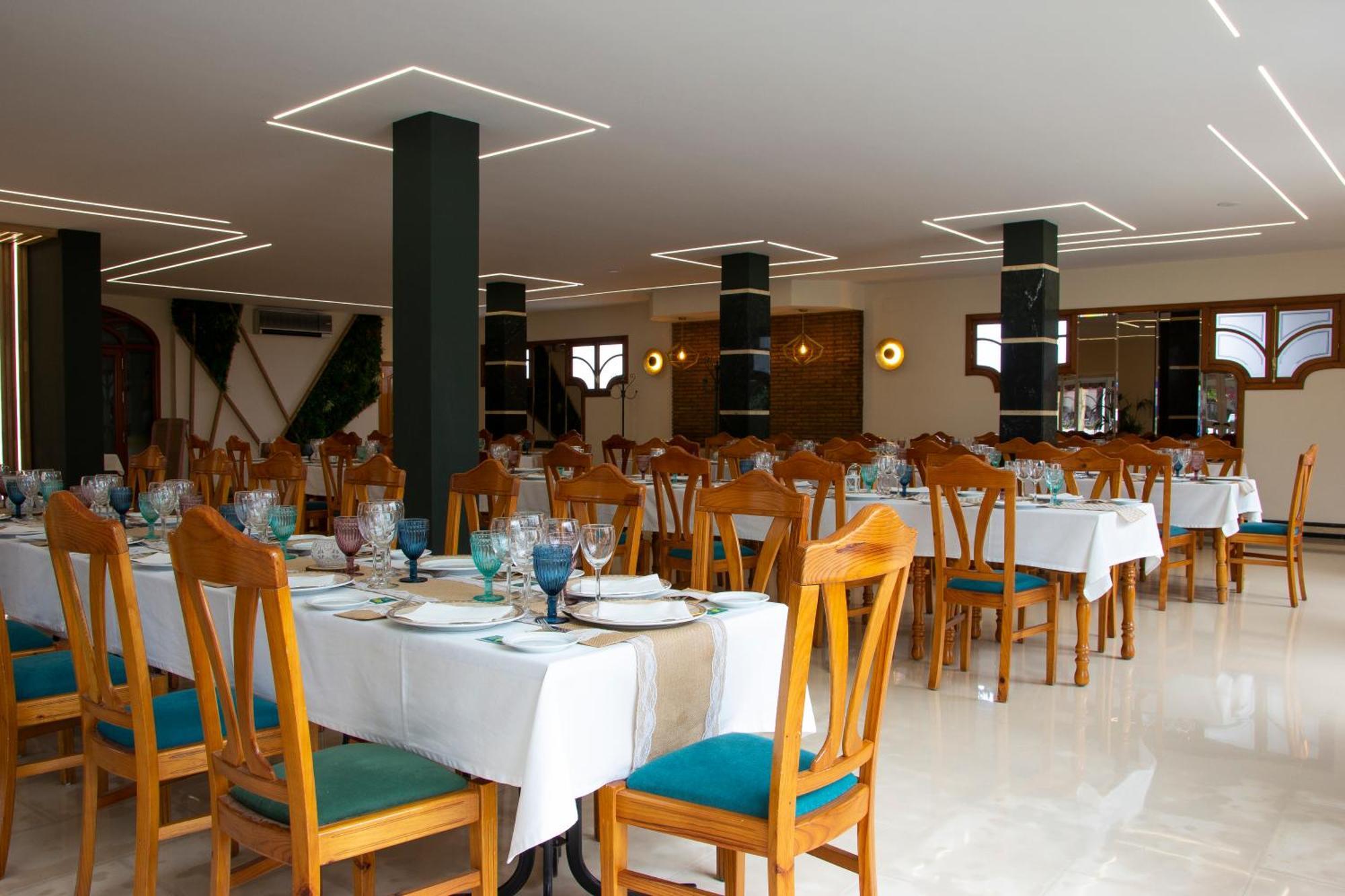 Hostal Restaurante El Cary Montemayor Luaran gambar